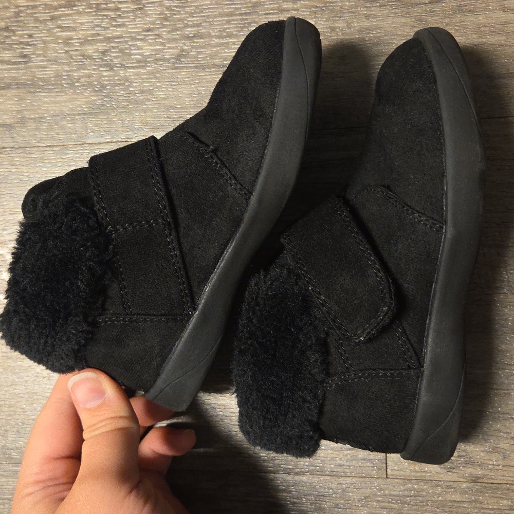 Toddler Girl Booties With The Fur